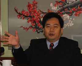 華菱用大服務(wù)與大金融構(gòu)建2011年產(chǎn)銷4萬輛平臺