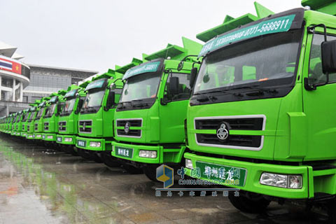 由東風柳汽柳州延龍改裝而成的運輸車