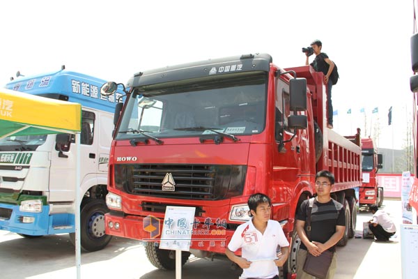 中國重汽HOWO 自卸車