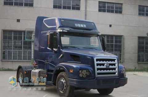 中國(guó)重汽威濼高頂4×2牽引車