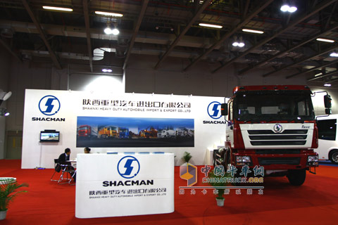 陜汽攜德龍F(tuán)3000CNG重卡亮相2011澳門車展
