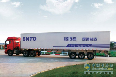 晟通全鋁廂式掛車(chē)
