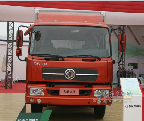 天錦快速物流運輸車