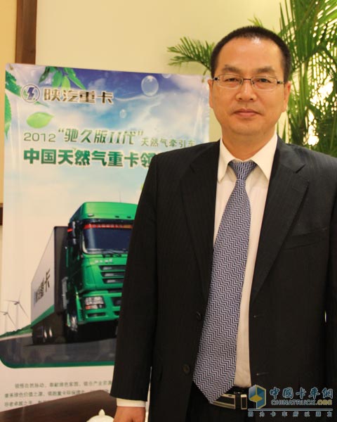 華夏銀行總行個(gè)人業(yè)務(wù)部總經(jīng)理許明