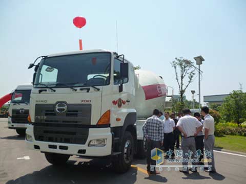廣汽日野8*4車