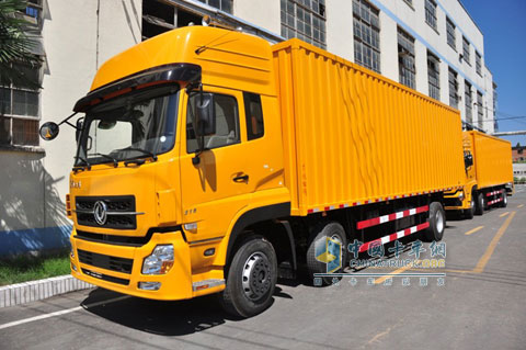 東風(fēng)天龍鐵瓦楞廂式車(chē)
