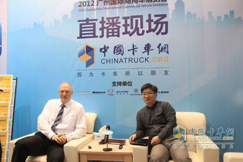 戴姆勒卡車(chē)中國(guó)執(zhí)行副總裁羅伯特（RobertVeit）先生做客卡車(chē)網(wǎng)直播間