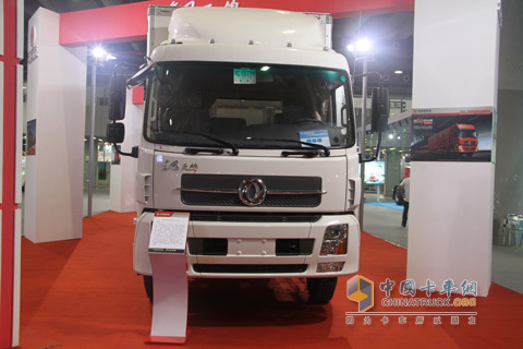 東風(fēng)天錦載貨車(chē)