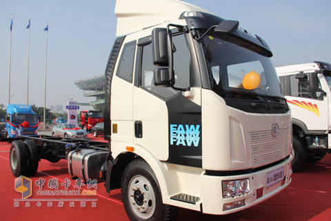 解放J6L牽引車(chē)