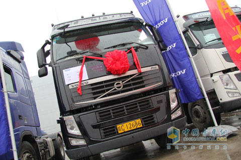 沃爾沃卡車開業(yè)現(xiàn)場展示車輛