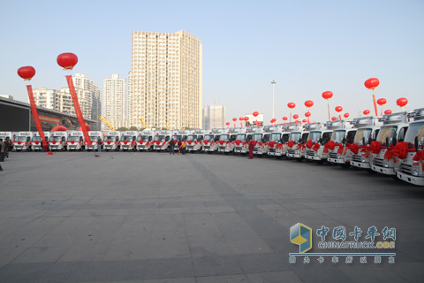 江淮帥鈴輕卡批量交付用戶