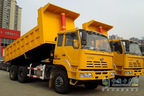 紅巖金剛 自卸車